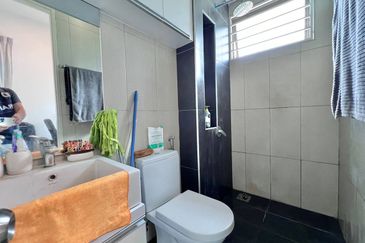 Lake Point Residence