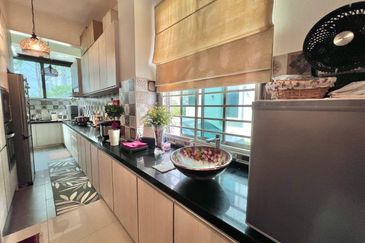 Lake Point Residence