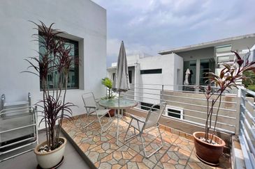 Lake Point Residence