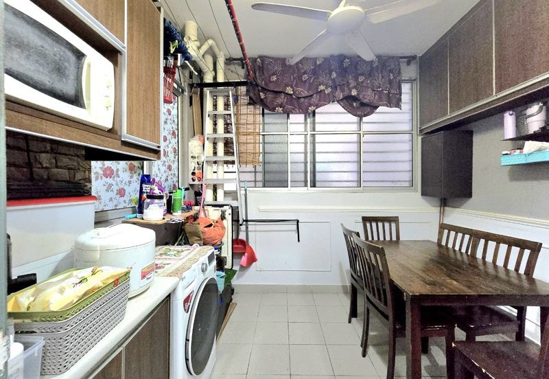 Pr1ma Apartment @ Precint 11