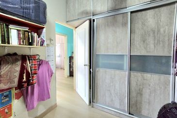 Pr1ma Apartment @ Precint 11