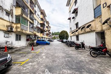 Taman Cheras Awana Apartment