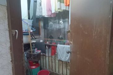 Flat PKNS AU3 (Blok 7 - 15)