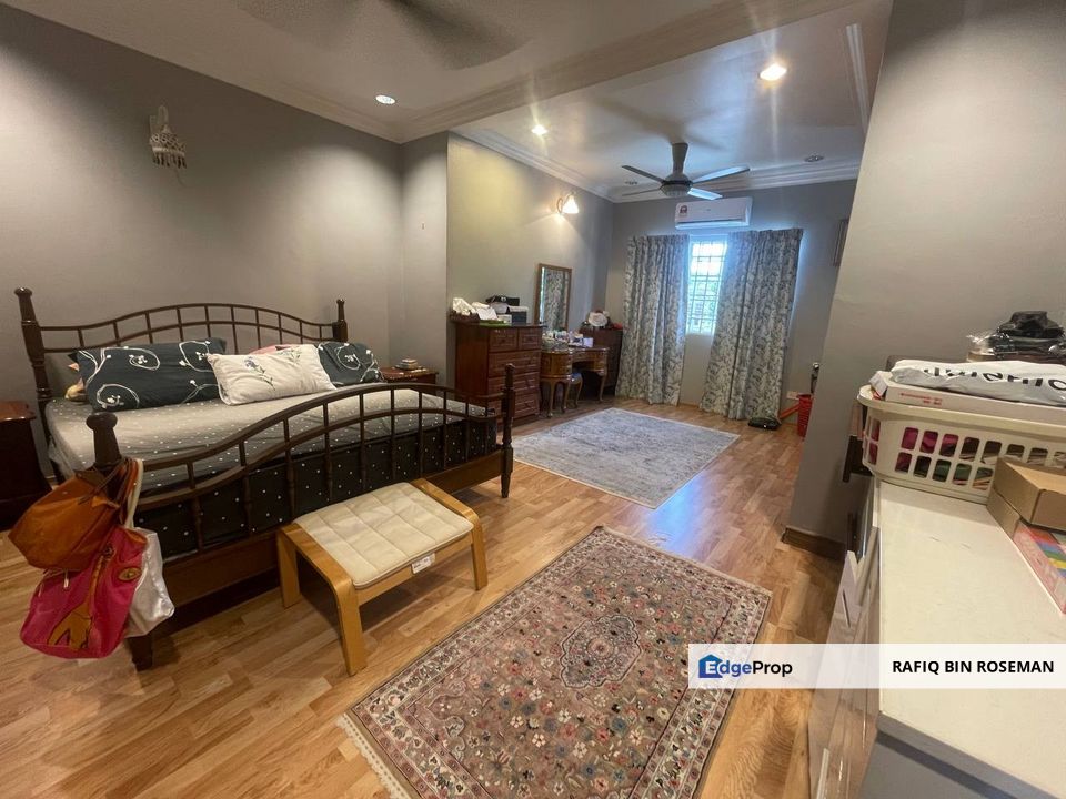 Bungalow Double Storey Taman Perwira Ampang, Selangor, Ampang