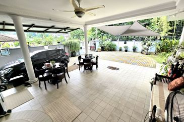 Jalan Kolam Air Lama B