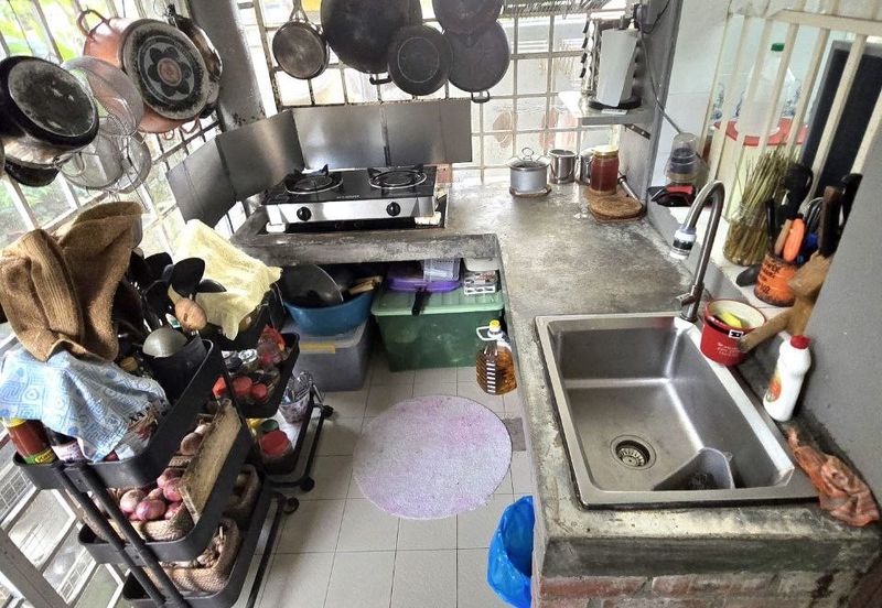 Jalan Kolam Air Lama B