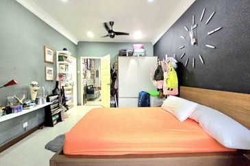 Jalan Kolam Air Lama B