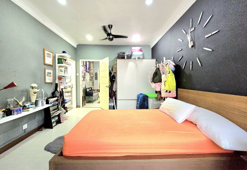 Jalan Kolam Air Lama B