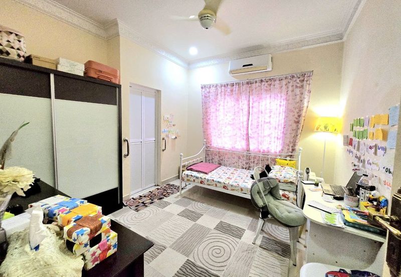 Jalan Kolam Air Lama B