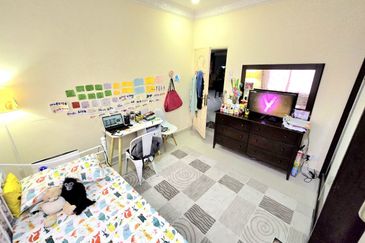 Jalan Kolam Air Lama B