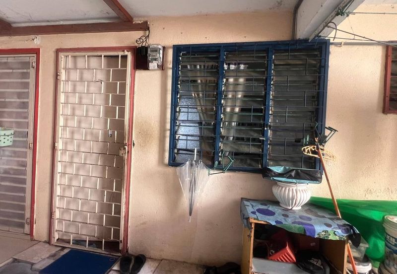 Flat Pandan Jaya Blok L13