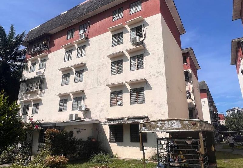 Flat Pandan Jaya Blok L13