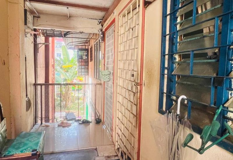 Flat Pandan Jaya Blok L13