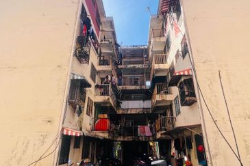 Flat Pandan Jaya Blok L13