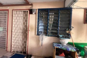 Flat Pandan Jaya Blok L13