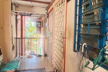 Flat Pandan Jaya Blok L13