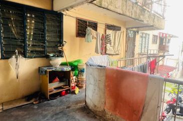 Flat Pandan Jaya Blok L13