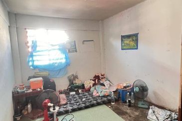 Flat Pandan Jaya Blok L13