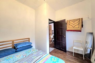 Lorong Cakera Purnama 12/13