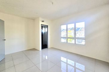 Persiaran Puncak Alam 1 