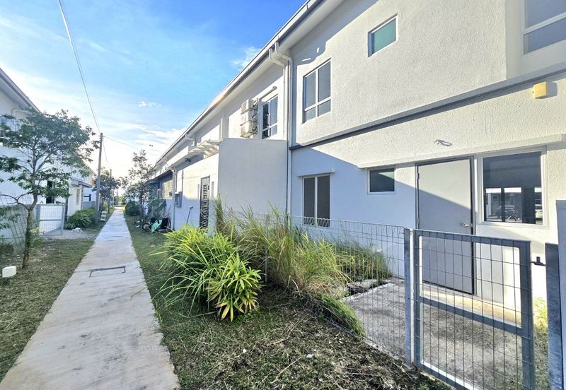 Persiaran Puncak Alam 1 