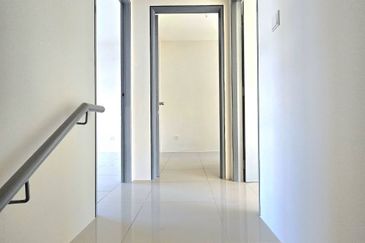 Persiaran Puncak Alam 1 