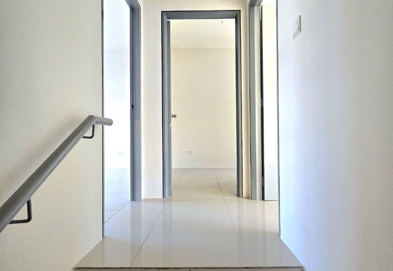 Persiaran Puncak Alam 1 