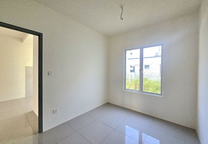 Persiaran Puncak Alam 1 