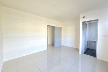 Persiaran Puncak Alam 1 