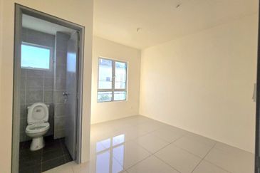 Persiaran Puncak Alam 1 