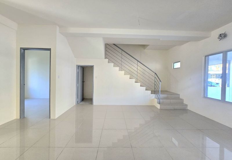 Persiaran Puncak Alam 1 