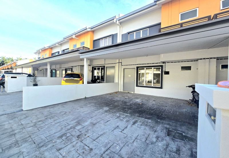 Persiaran Puncak Alam 1 