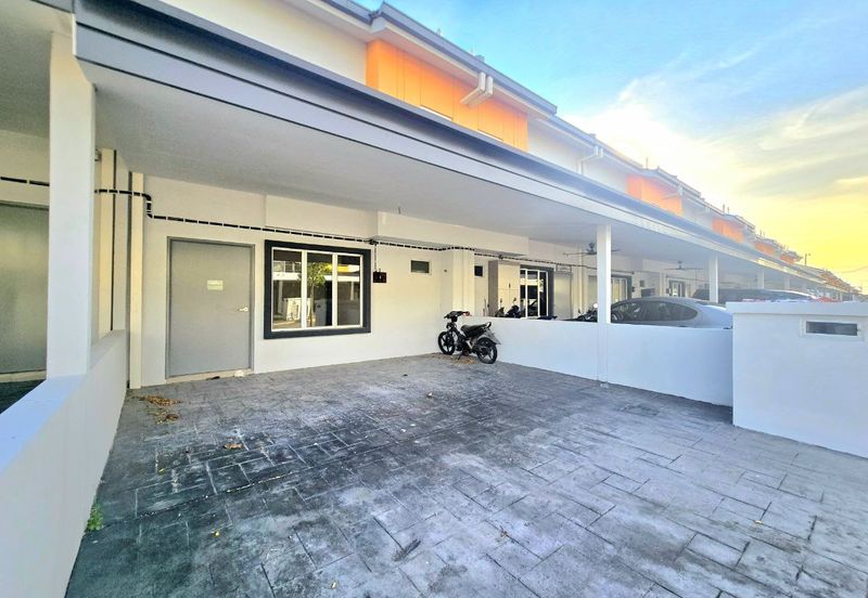 Persiaran Puncak Alam 1 