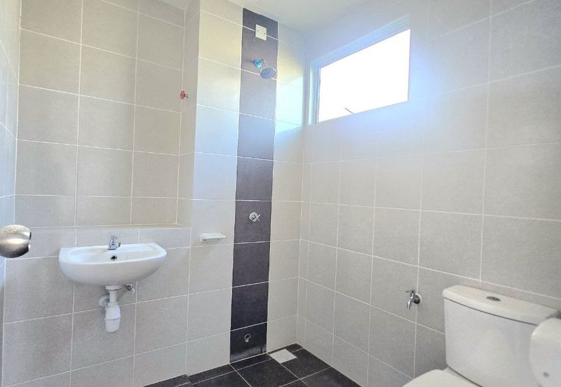 Persiaran Puncak Alam 1 