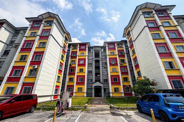 Astana Alam Apartment