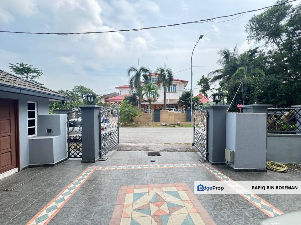 Bungalow Double Storey Jalan Pekaka Kota Damansara, Selangor, Kota Damansara