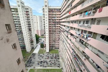 Bandar Tasik Selatan Low Cost Flat