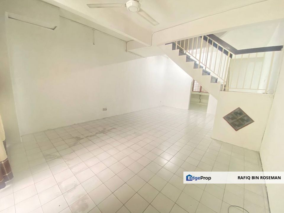 Double Storey Taman Sri Gombak Fasa 10, Selangor, Batu Caves 