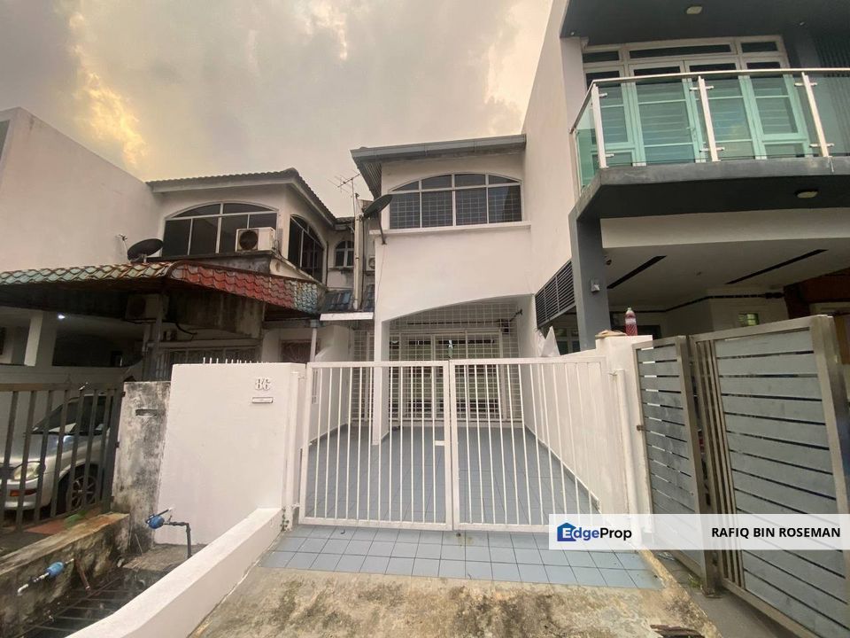 Double Storey Taman Sri Gombak Fasa 10, Selangor, Batu Caves 