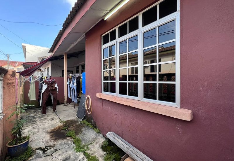 Taman Mawar, Bandar Baru Salak Tinggi