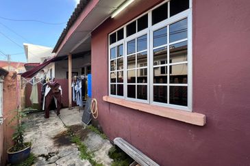 Taman Mawar, Bandar Baru Salak Tinggi