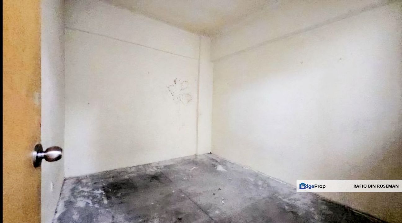 Flat Taman Industri Lembah Jaya Ampang, Selangor, Ampang