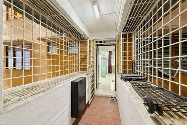 Dahlia Apartment, Pandan Indah