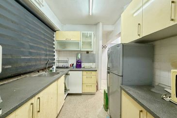 Dahlia Apartment, Pandan Indah