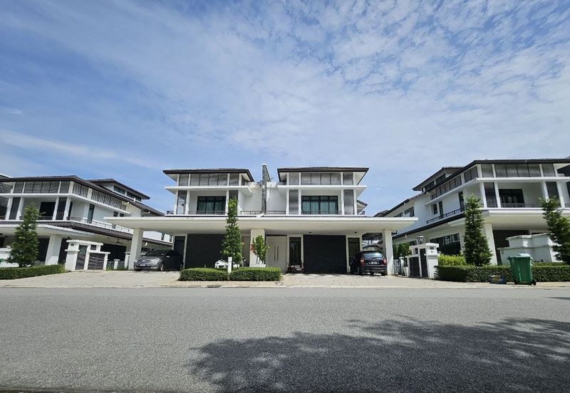 Tenderfields @ Eco Majestic