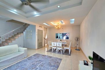 Persiaran Puncak Alam 1 