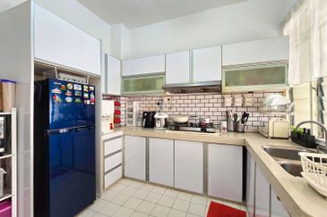 Persiaran Puncak Alam 1 