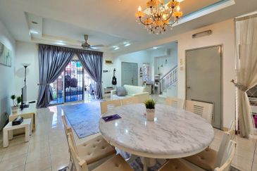 Persiaran Puncak Alam 1 