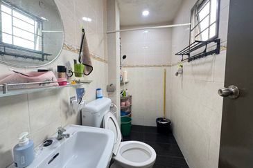 Pangsapuri Bayu Suria (Summerfields Apartments)