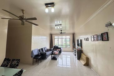 Pangsapuri Bayu Suria (Summerfields Apartments)